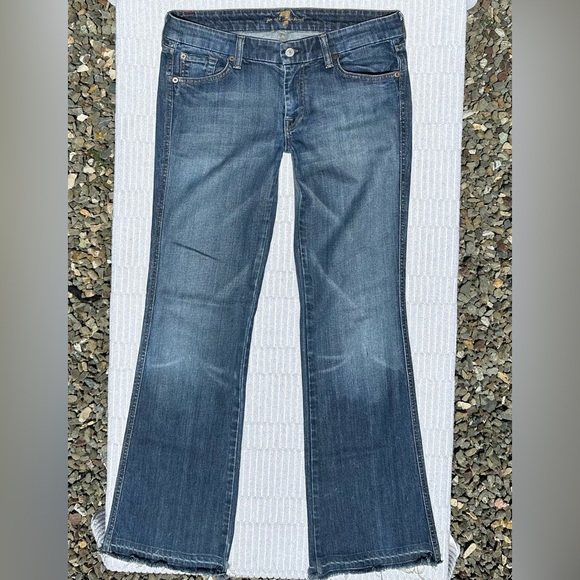7 For All Mankind Denim - 7 For All Mankind Vintage Low rise Jean embroidered pocket patches on back 31